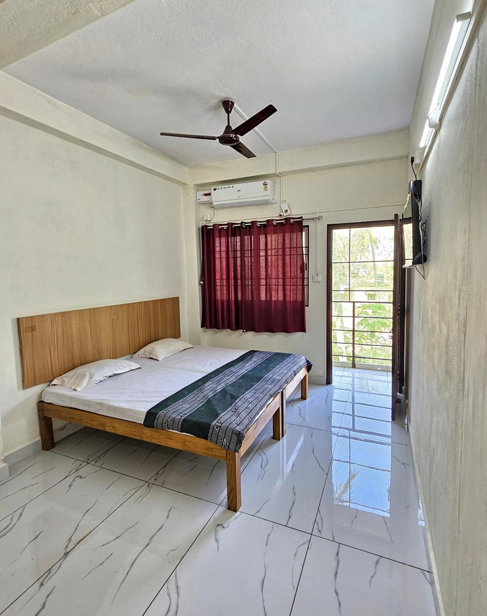 Souparnika Residency Murdeshwar Māvalli エクステリア 写真
